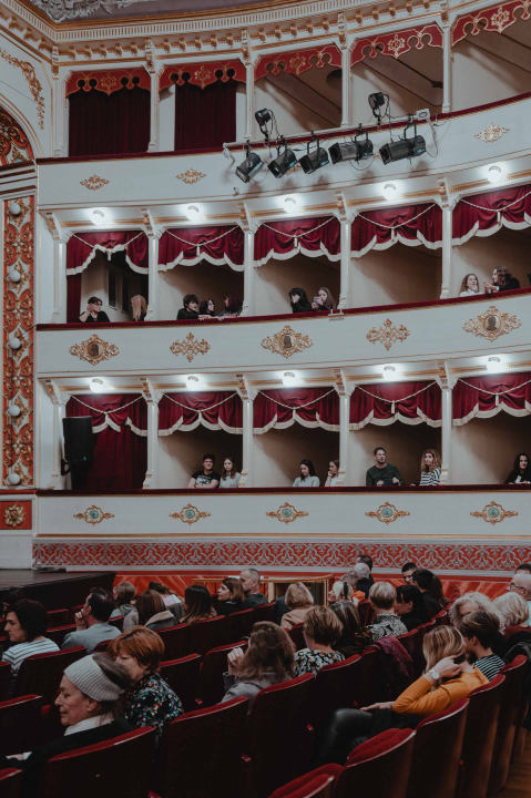 Srednjoškolci deprimirali kazalište s odličnim razlogom: ‘Izašla sam sva zbrčkana’