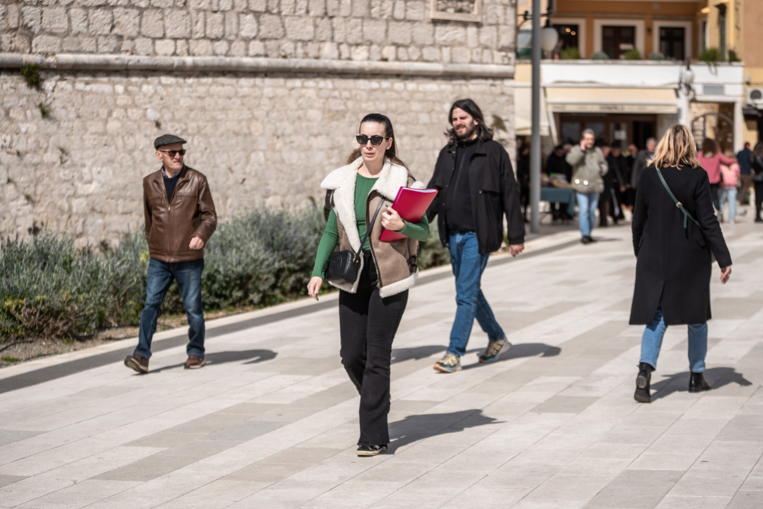 Lijepe Šibenčanke pokazale kako i hladnim danima biti u trendu