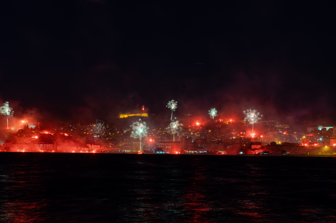 Spektakularni kadrovi: Narančasta noć pamtit će se još dugo!