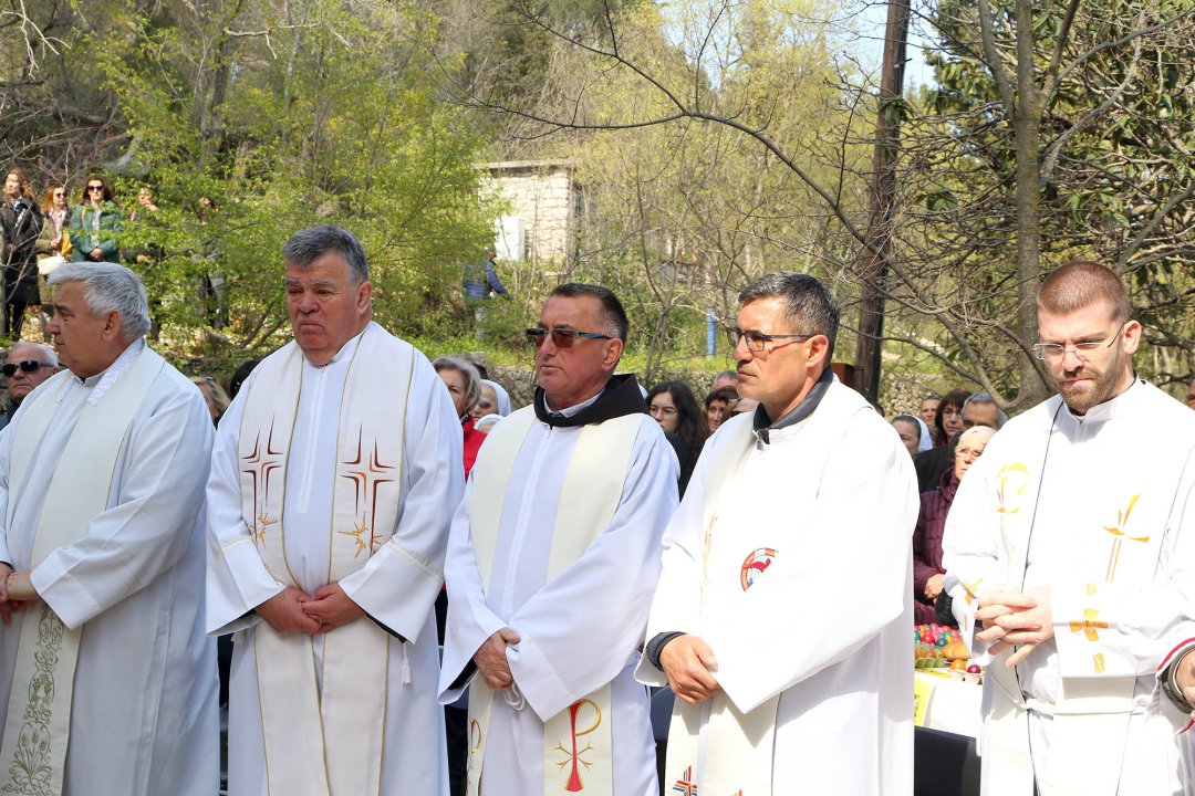 Na Skradinskom buku proslavljen Uskrsni Emaus