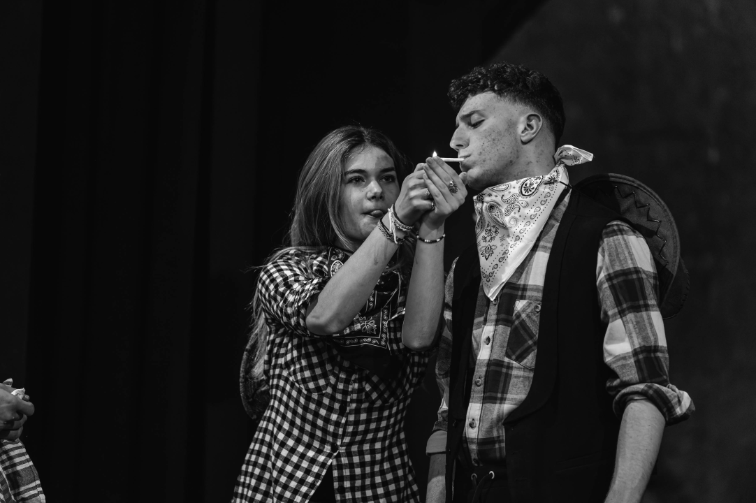 Premijera šibenske 'dice': Diletanti se u 'Kaubojima' natječu za Warholovih petnaest minuta slave 