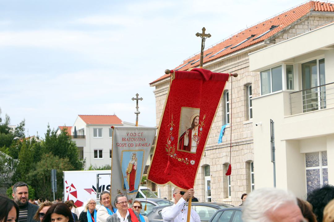 U Vodicama proslavljeni Našašće svetog križa i Dana grada