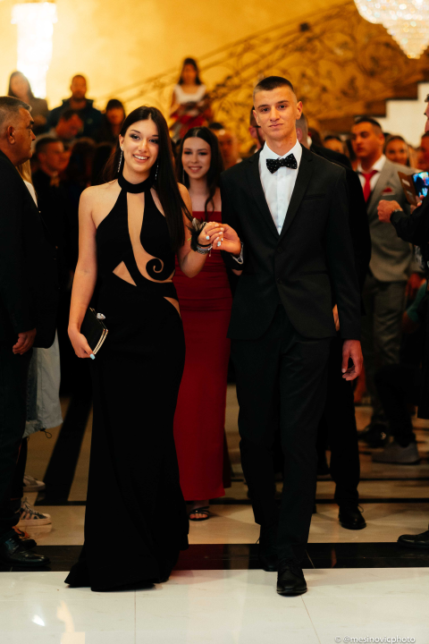 Zavirite na blještavi maturalni ples šibenske Industrijsko-obrtničke škole (1)