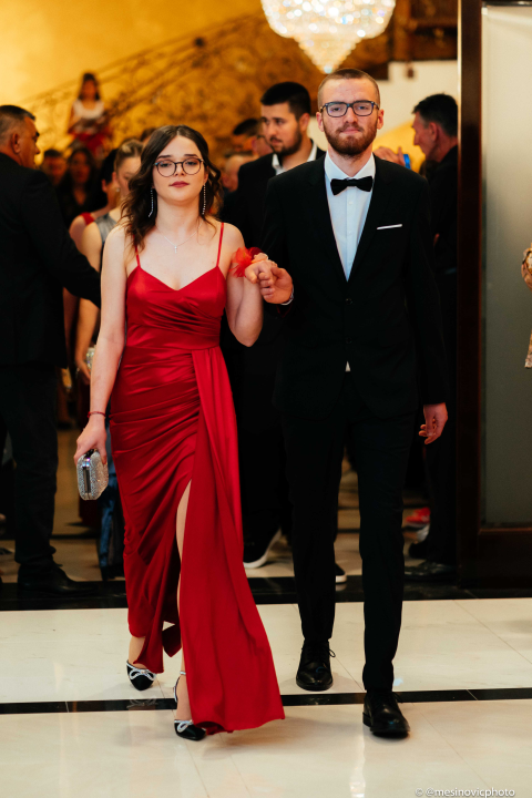 Zavirite na blještavi maturalni ples šibenske Industrijsko-obrtničke škole (1)