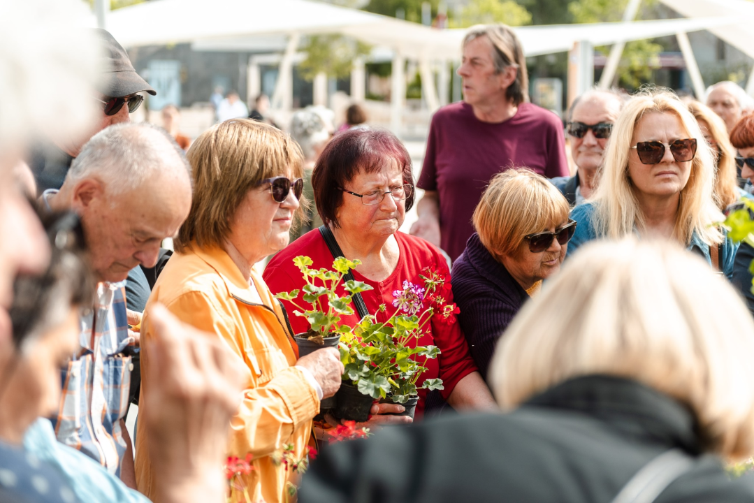 Stotinjak građana utjehu našlo u điranima: 'Vidi ove, cili je vrt natrpala!'