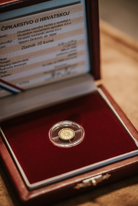 Prijedlozi koji će vam olakšati darivanje dragih osoba u sezoni svečanosti