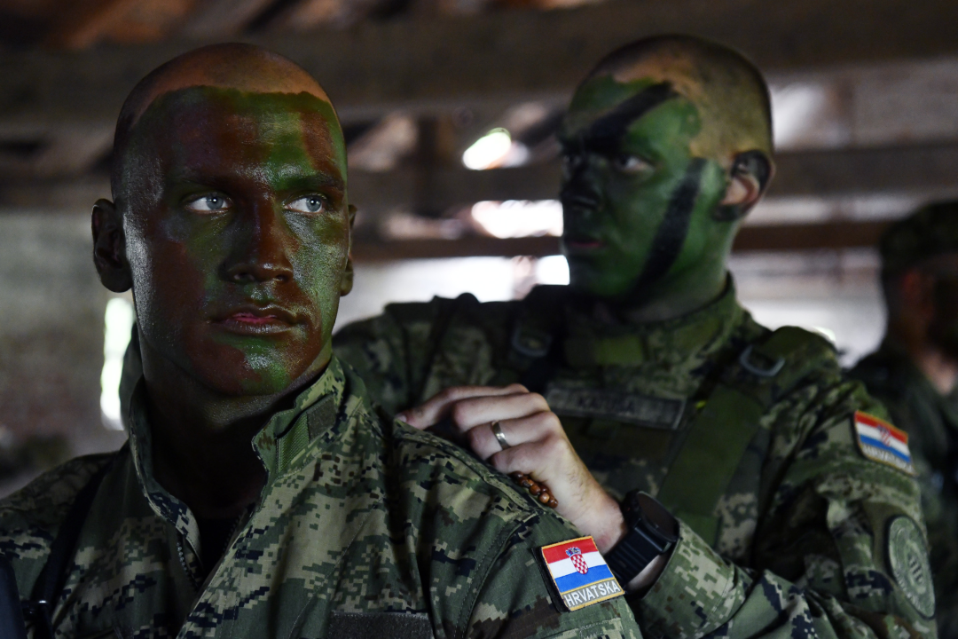  Svečanost na Kninskoj tvrđavi: Polaznicima obuke Središta za razvoj vođa uručene diplome 