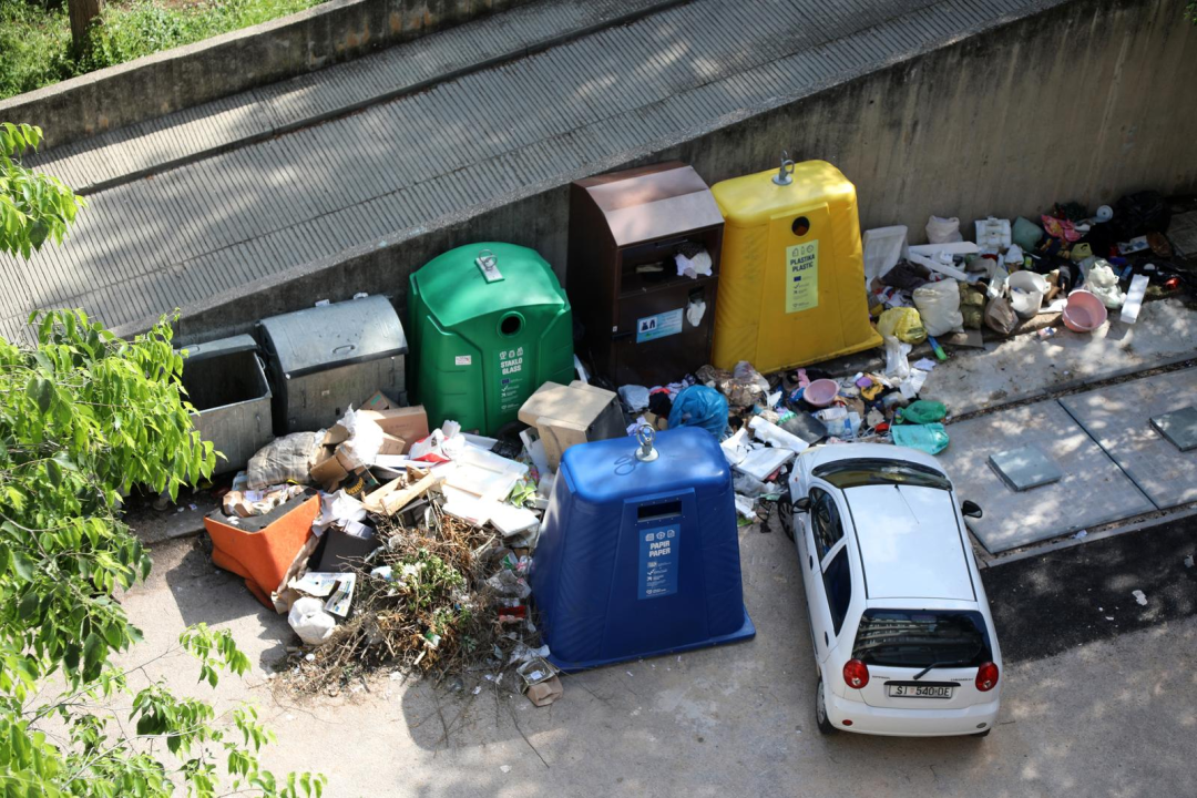 Smeće na Baldekinu ne dirajte do srijede! Možda nam donese sreću u nogometu kao Napoliju