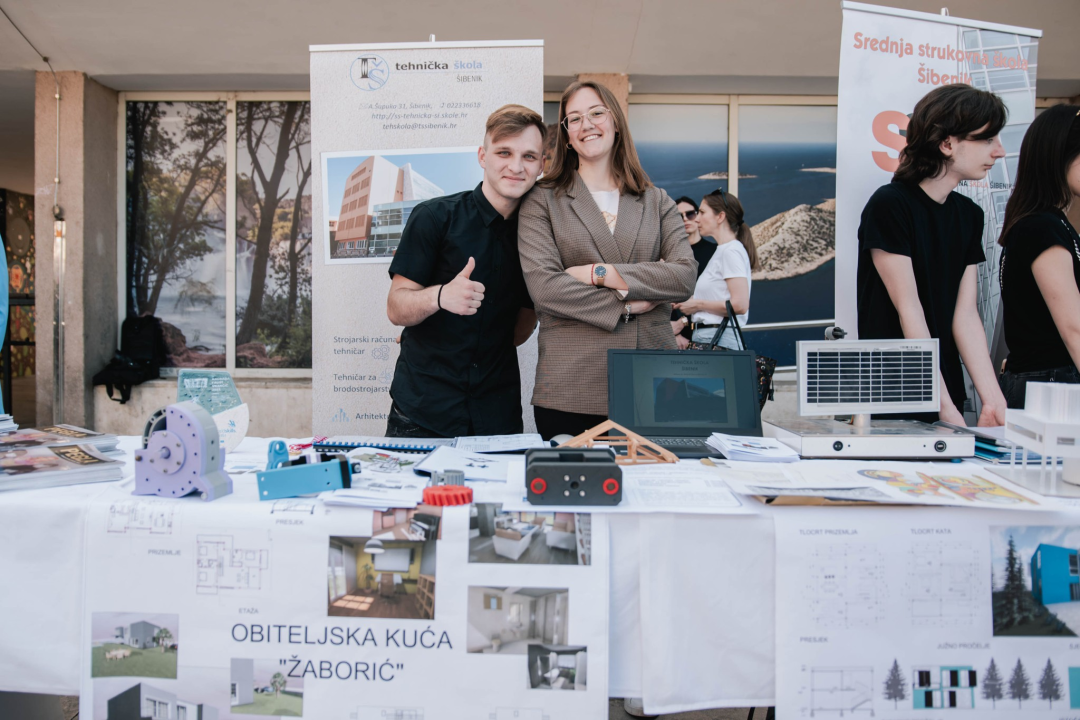 Učenici srednjih i osnovnih škola obilježavaju Dan Šibensko-kninske županije: 'Nadam se da ćete svi tu ostati' 