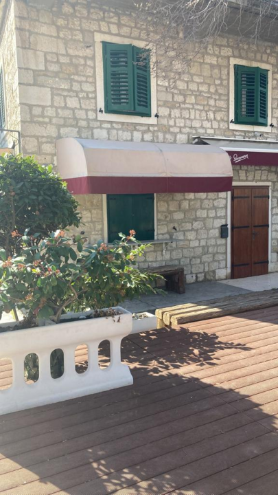 Uredite svoj balkon ili terasu kvalitetnom tendom po mjeri! 