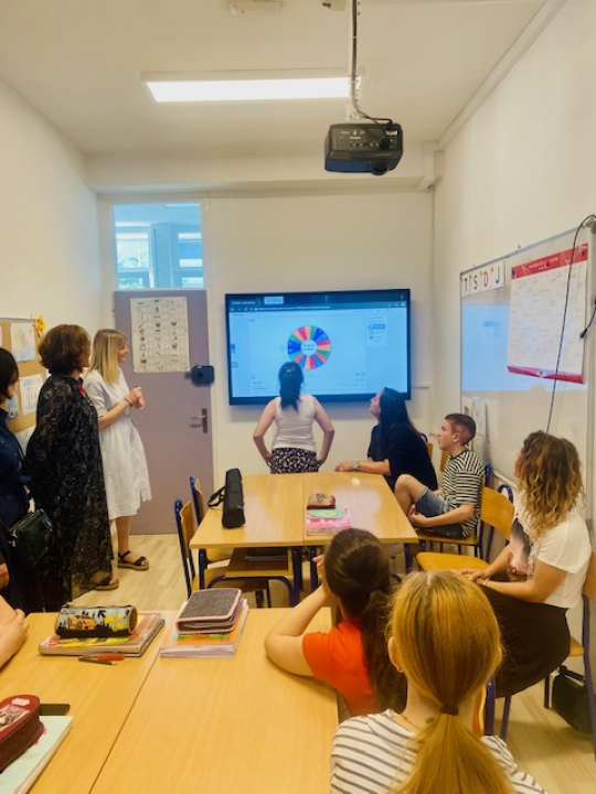 Učenicima OŠ Juraj Šižgorić šibenske lionsice donirale interaktivni ekran 'Pametnica' 