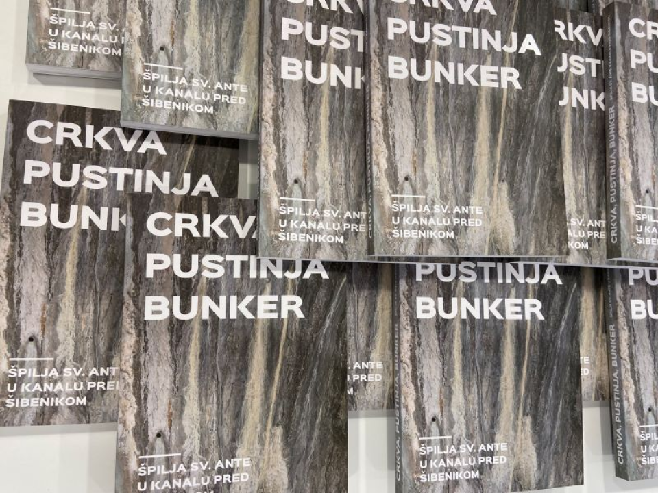 U Posjetiteljskom centru održana prva promocija: Predstavljena knjiga 'Crkva, pustinja, bunker - špilja sv. Ante u kanalu pred Šibenikom' 