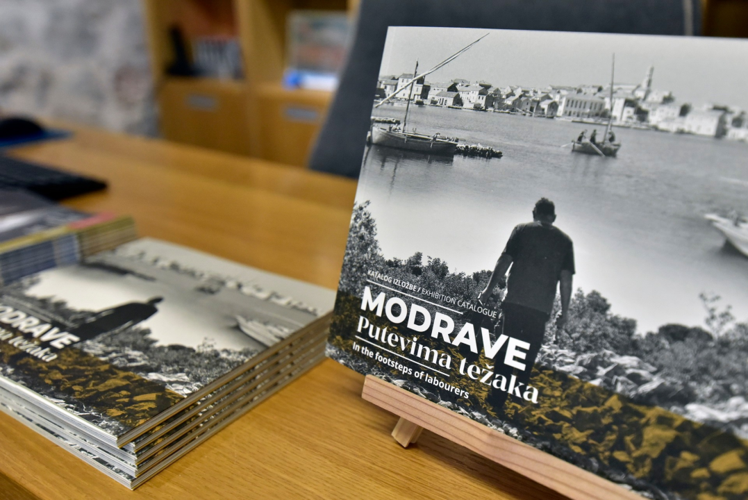 U Betini otvorena izložba 'Modrave - putevima težaka'