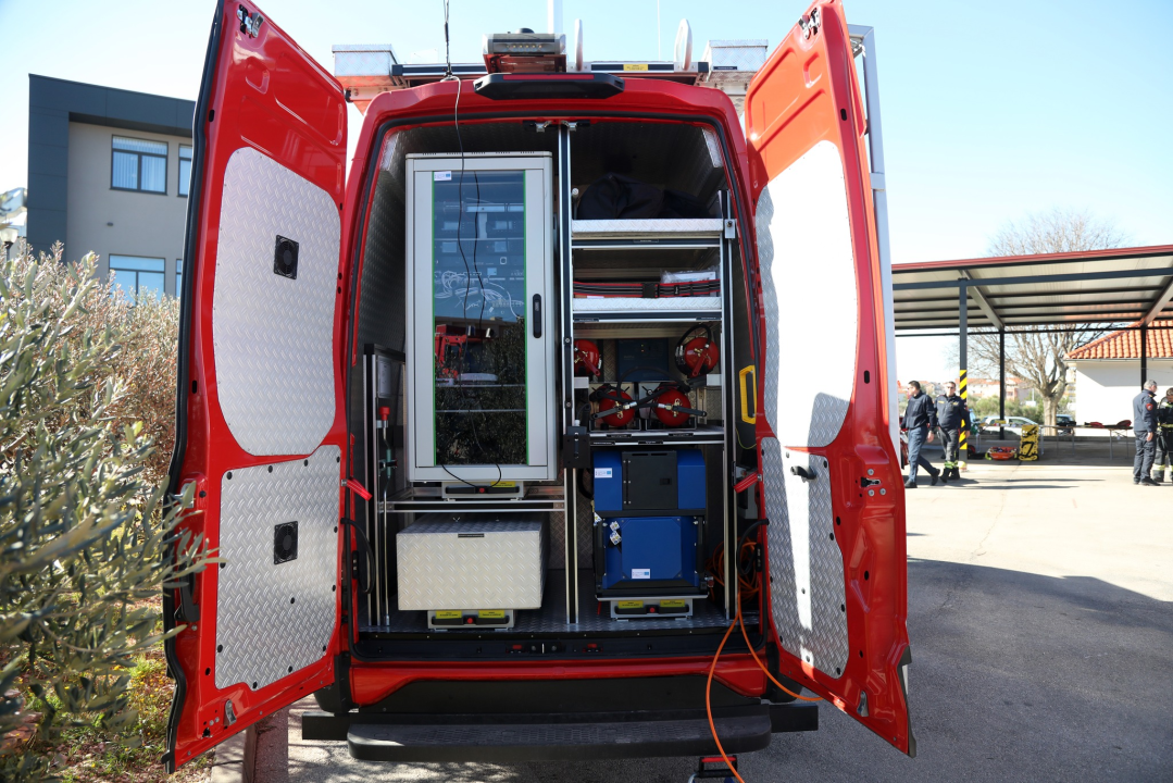 Suvremena vatrogasna oprema pridonijet će sigurnosti Šibensko-kninske županije, ali i Hrvatske