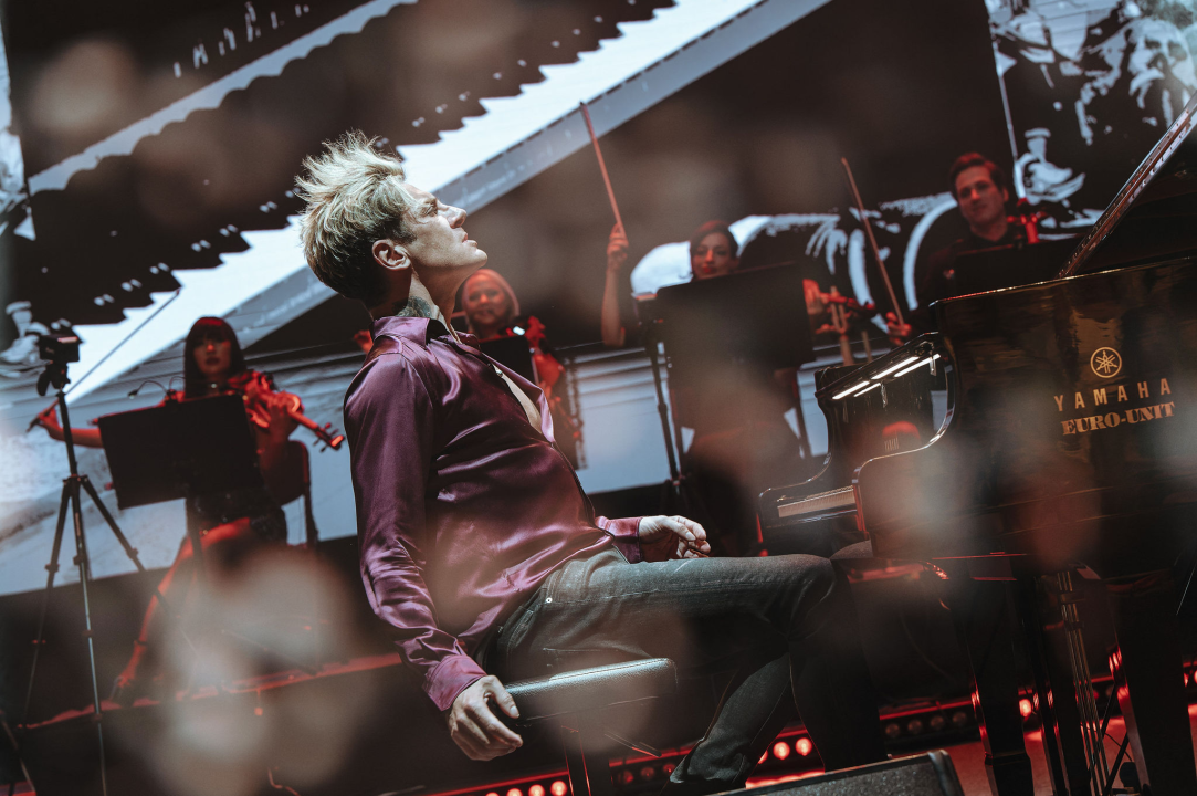 Maksim Mrvica impresivnim koncertom na tvrđavi sv. Mihovila potvrdio svoj zvjezdani status 