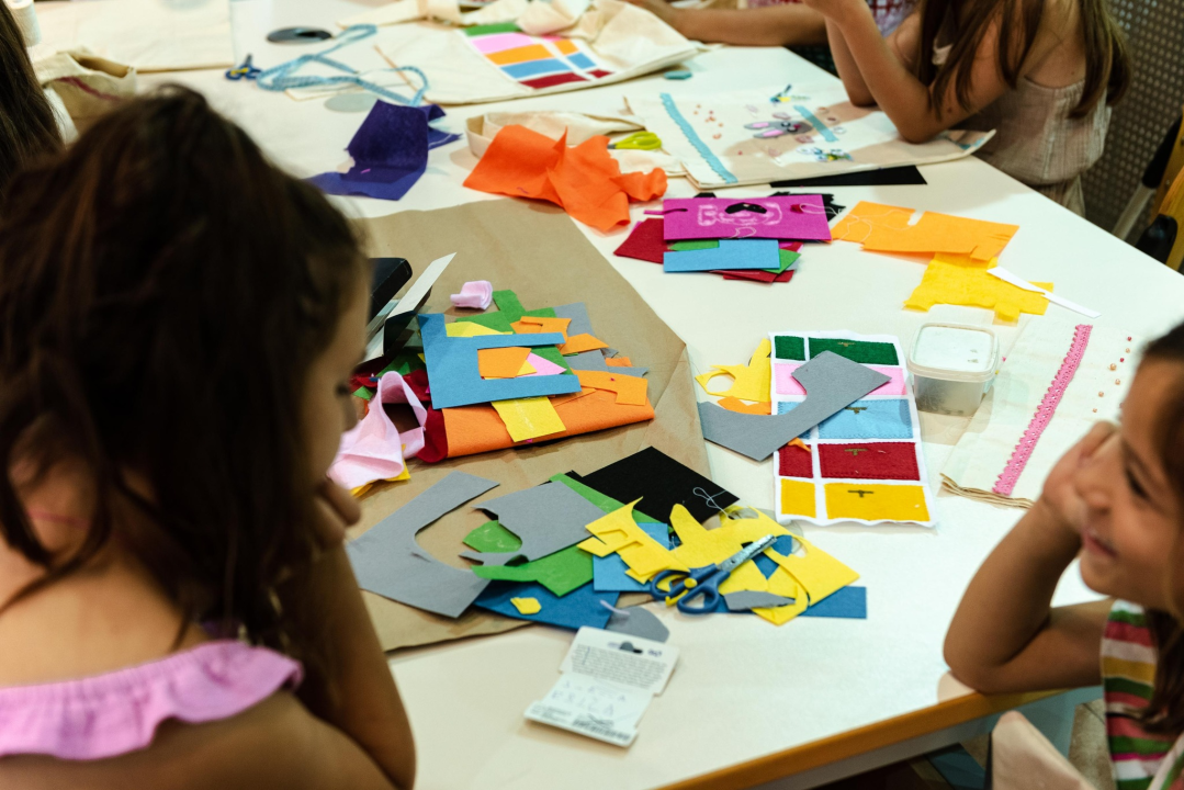 Radionica šivanja u Šibeniku pravi je hit među djecom, a neki su se zbog nje dizali u 5 sati