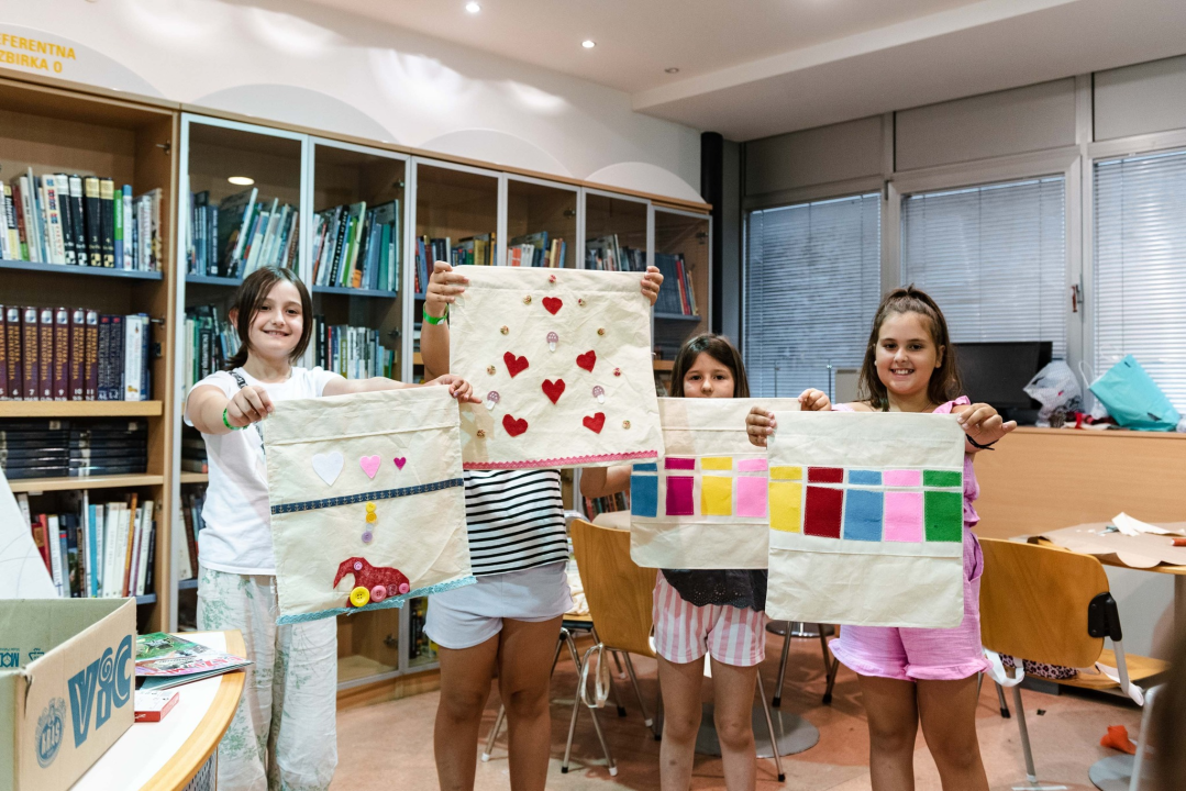 Radionica šivanja u Šibeniku pravi je hit među djecom, a neki su se zbog nje dizali u 5 sati