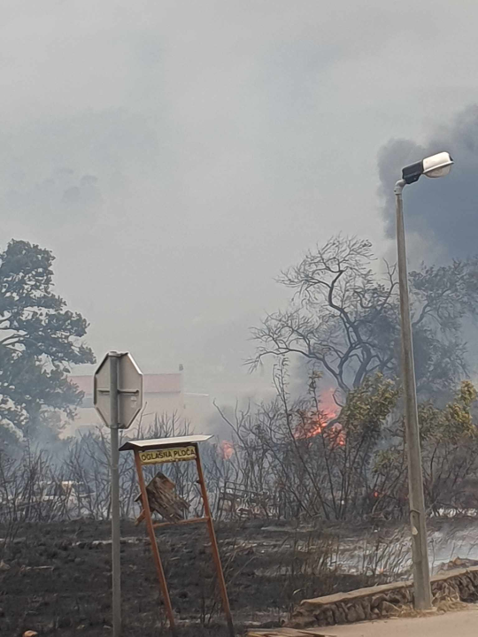 FOTOGALERIJA iz središta požara: Grčevita borba protiv vatre i vjetra