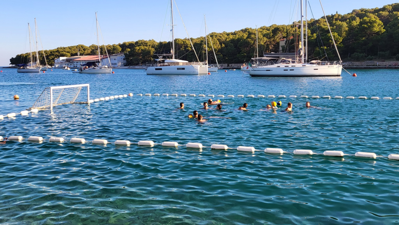 Povijesna utakmica za Prvić Luku: Kako je vaterpolo uzburkao usnulu valu...