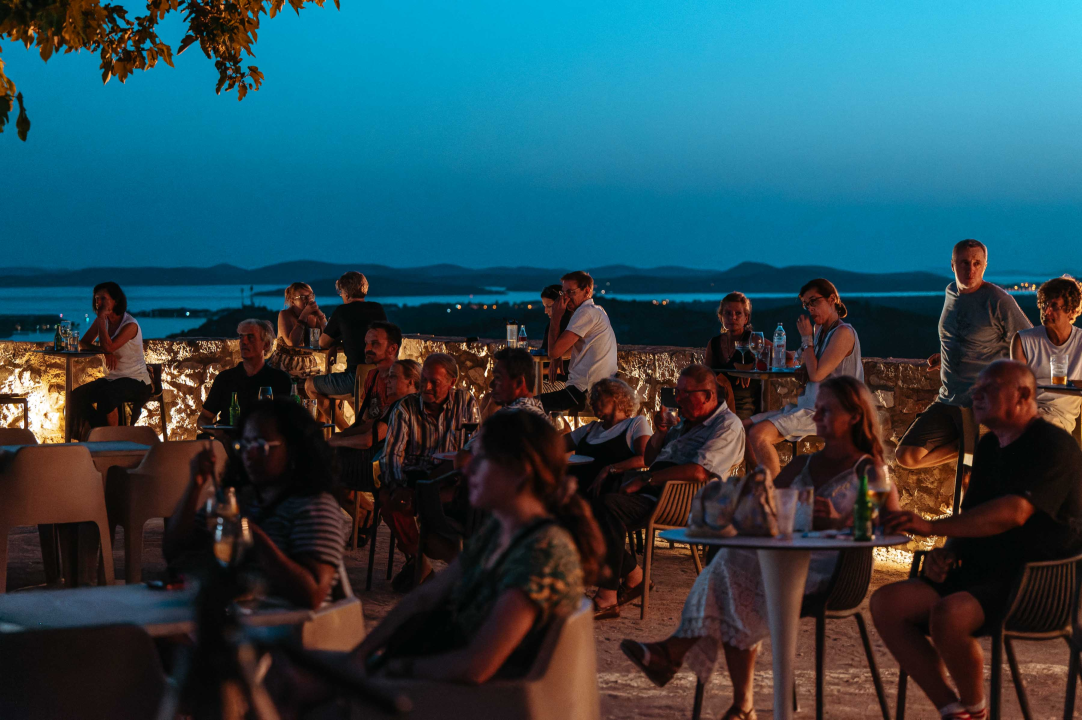 Ljetna večer i vrhunska glazba na Barone Jazz Festivalu: B's FUNstallation oduševili Šibenčane i turiste