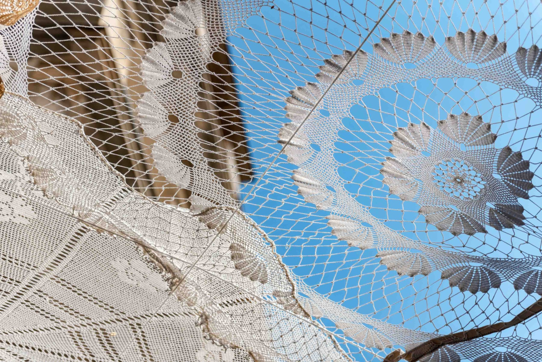 Čipkani tabletići zavijorili nad Masnom ulicom: 'Htjele smo ukazati na klimatske promjene i potrebu za hladom'