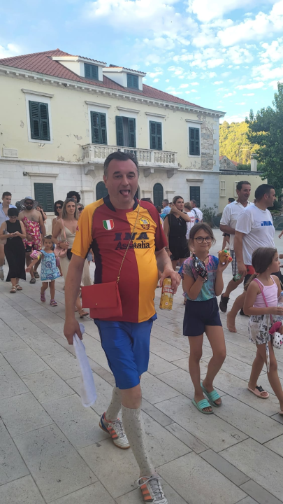 'Stari i mladi' u Skradinu: Od zabave sve je pucalo po šavovima