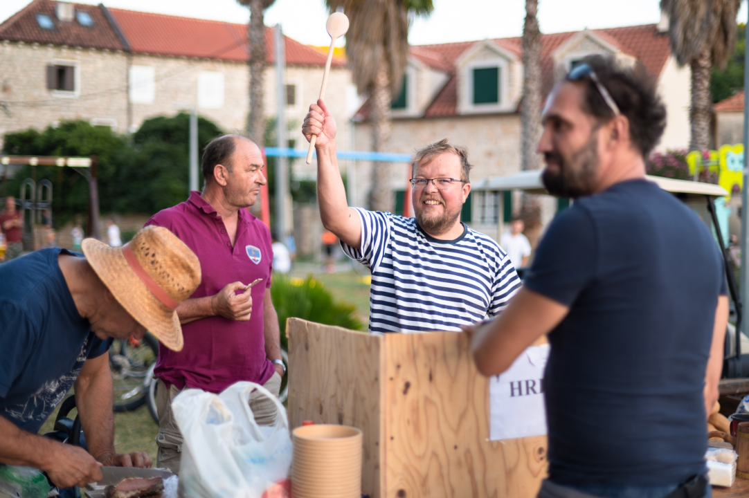 Na Zlarinu održana tradicionalna Brudetijada: Najbolji brudet skuhala je ekipa Rudina