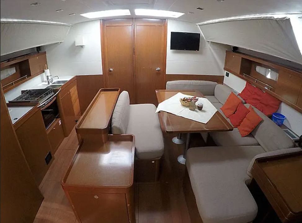 Morska avantura posade ŠibenikIN-a: Jako jugo, promjena ruta i nezaboravni dani na prekrasnoj jedrilici