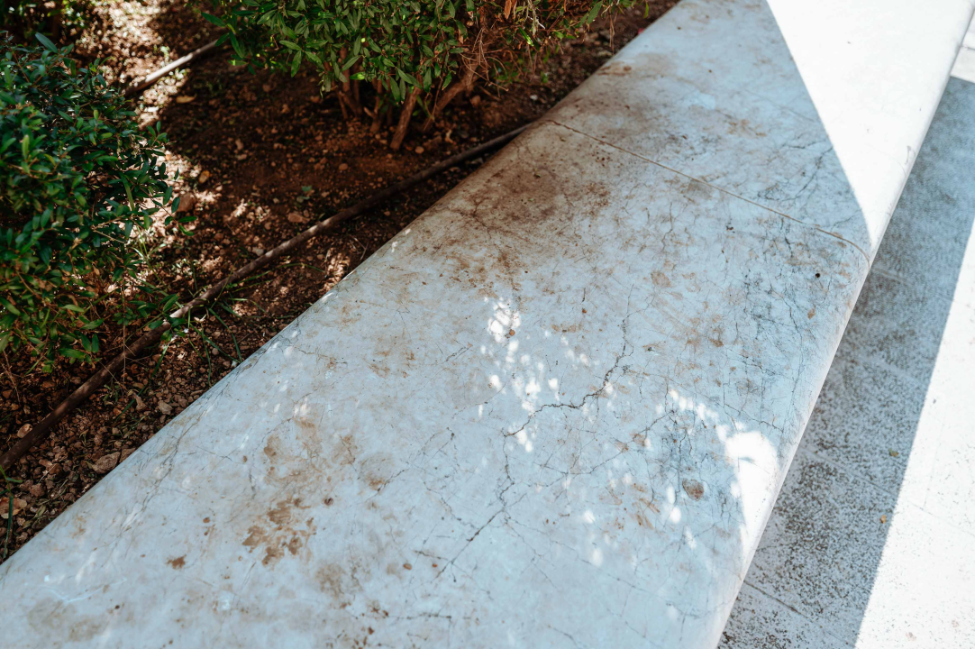 Poljana prljava i nakon pranja, a trg ispred Fausta Vrančića postao livada