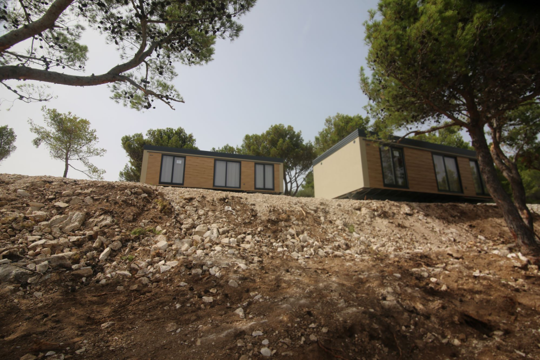 Fantomski kamp na Punti Čigrađe u Murteru nema uporabne dozvole ni WC-a