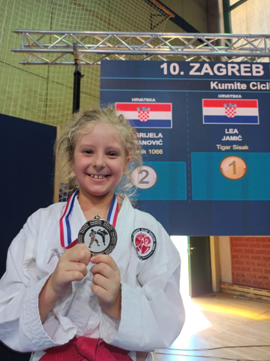 Karataši Šibenika 1066 s 14 su se medalja vratili s 10. Zagreb Karate Cupa