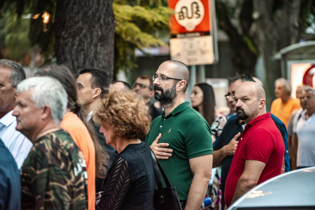 Unatoč prolomu oblaka, grmljavini i pljusku, Šibenčani pokazali koliko im znači Rujanski rat 