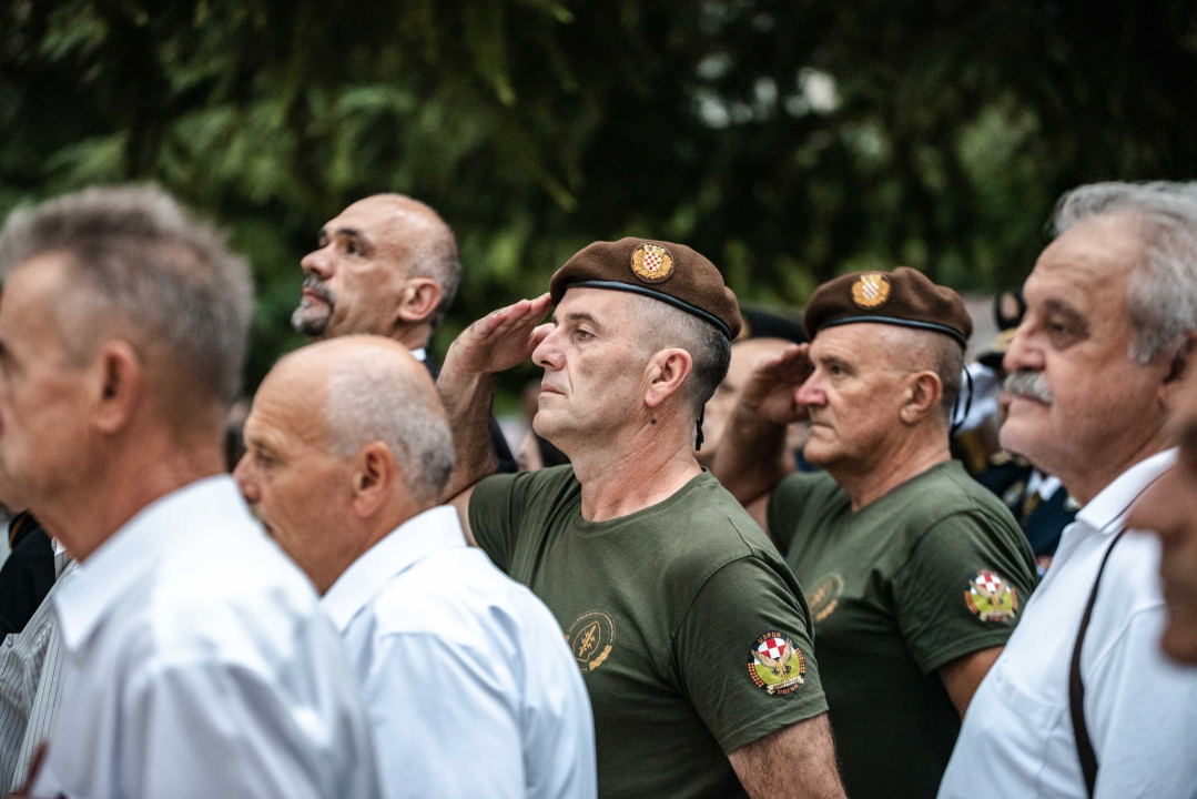 Unatoč prolomu oblaka, grmljavini i pljusku, Šibenčani pokazali koliko im znači Rujanski rat 