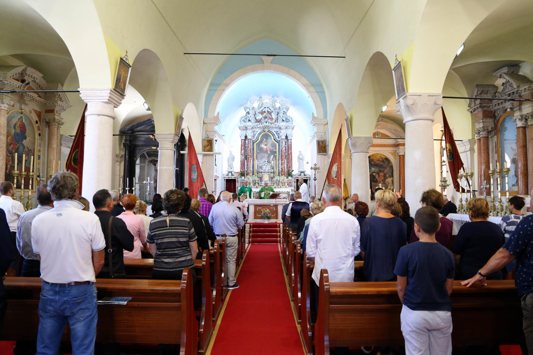 U Betini kršteno peto dijete obitelji Škevin: 'Ovo je poticaj za župnu zajednicu'