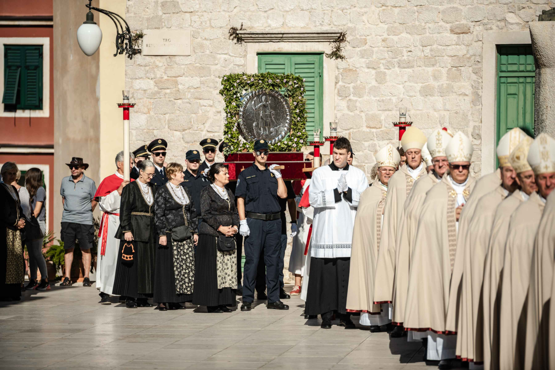 Misom i procesijom obilježen Dan grada i blagdan sv. Mihovila