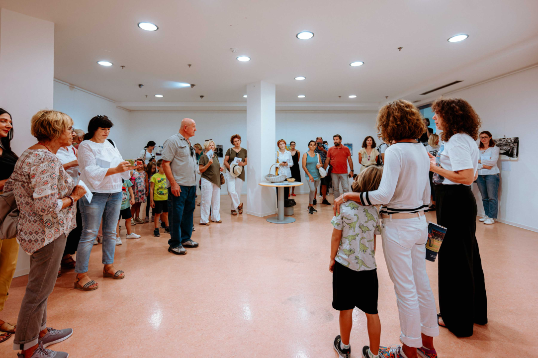 ‘Pustolovine iz dječjeg grada’: Dolores Bujas slikama i pjesmama nudi tračak nade i veselja