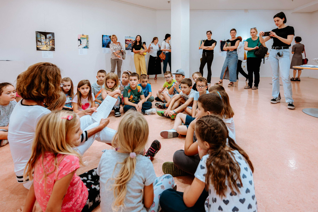 ‘Pustolovine iz dječjeg grada’: Dolores Bujas slikama i pjesmama nudi tračak nade i veselja