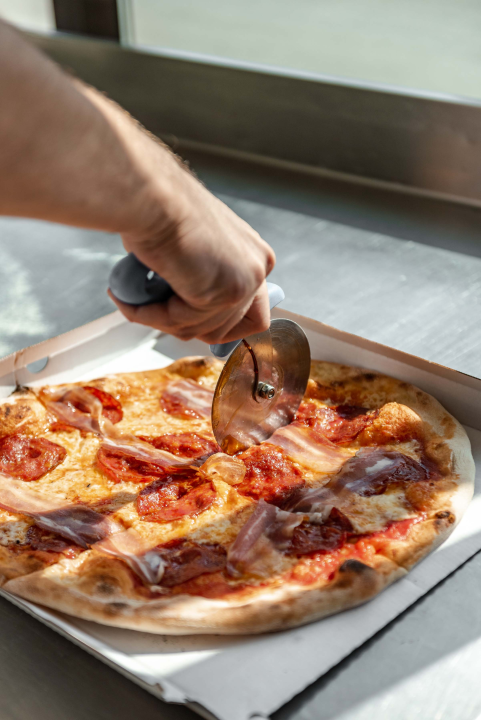 Naručite slasne pizze i sendviče Food Studija po najpovoljnijim cijenama! 