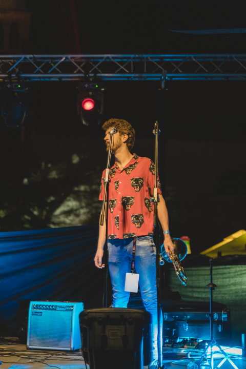 Dino Jelusić zatvorio ‘Bablje ljeto’ u Šibeniku, pogledajte atmosferu s koncerta