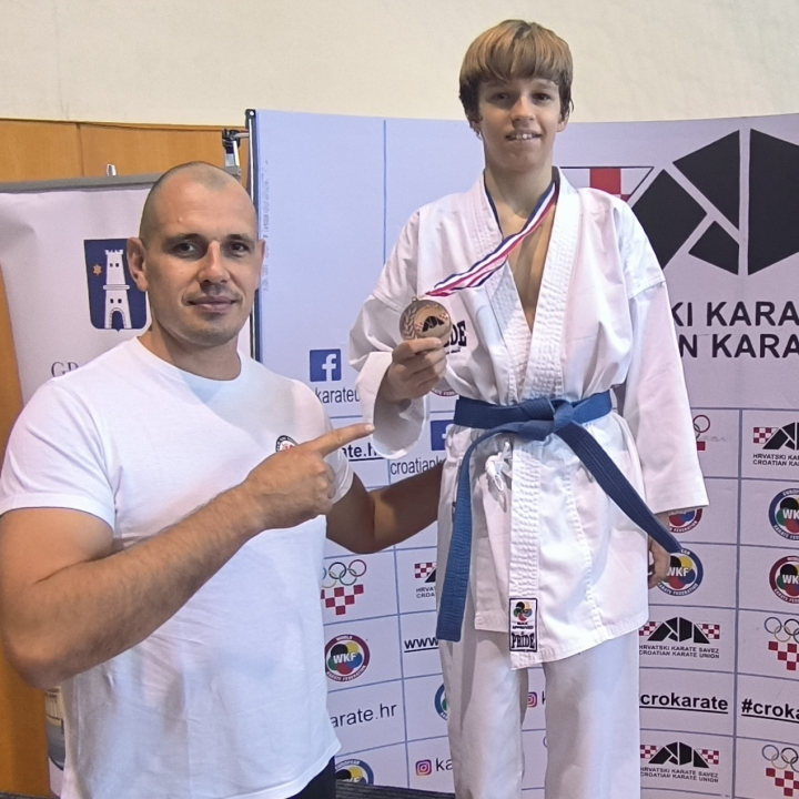 Karate klub Šibenik 1066 na državnom prvenstvu U14 ukupno došao do 11 medalja, od kojih 4 zlatne