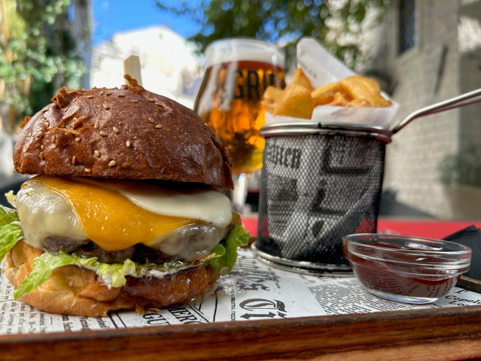 Bistro Bava vas nagrađuje na danima burgera!