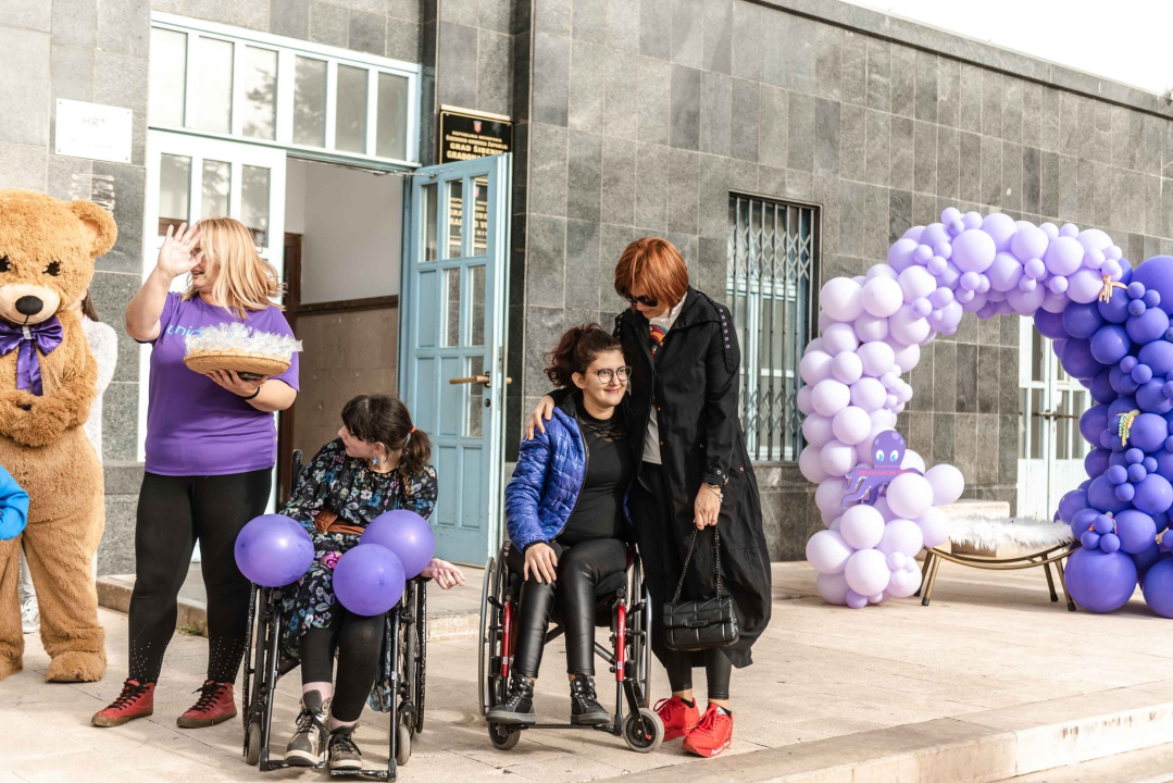 U Šibeniku obilježen Dan palčića: 'Našim anđelima među zvijezdama poslali smo balone na dar'