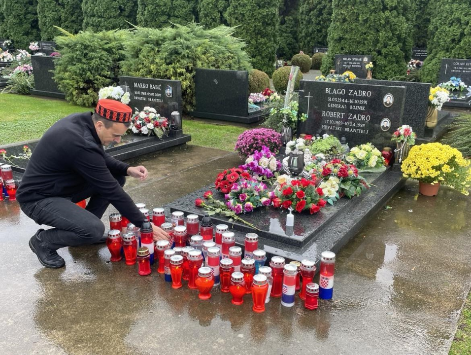 Izaslanstvo Grada Šibenika u Vukovaru: Svijeću zapalio Paško Rakić