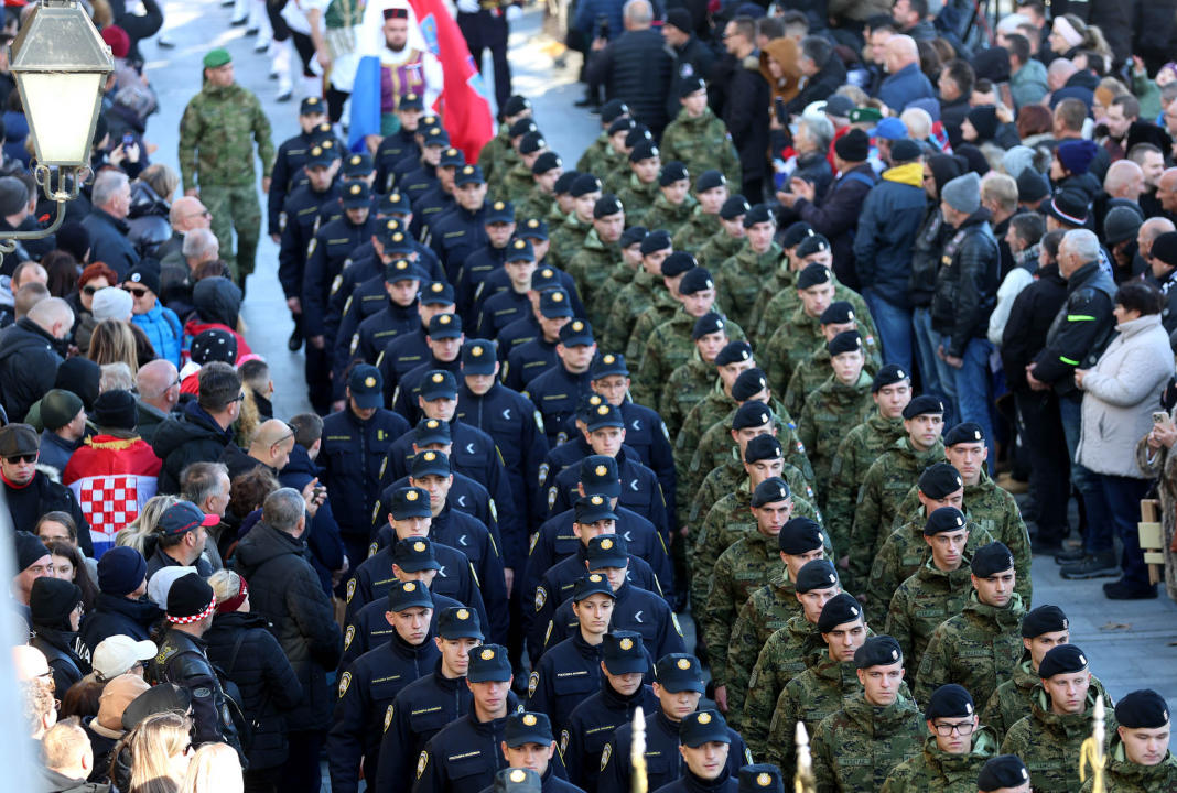 Na Danu sjećanja deseci tisuća građana, ulicama Vukovara odjekivao glas Siniše Glavaševića