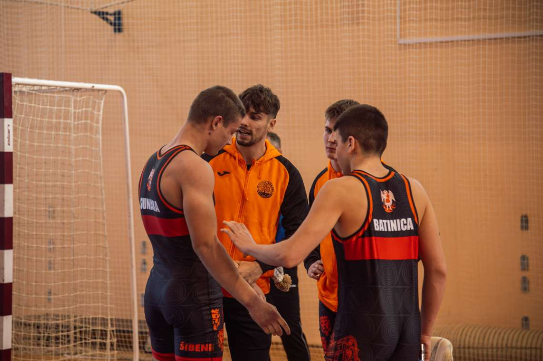 Dobri rezultati za šibenske hrvače prošlog vikenda: Stariji četvrti, mlađi osvojili četiri bronce