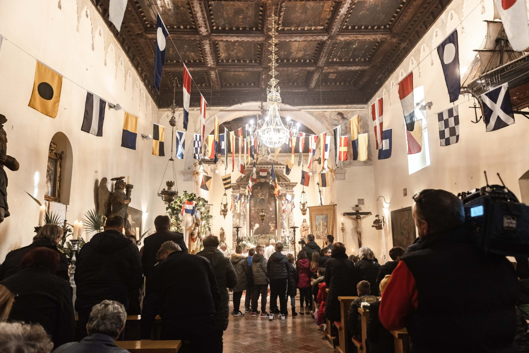 Blagdan sv. Nikole biskupa tradicionalno se slavi u svečevoj crkvi u Šibeniku