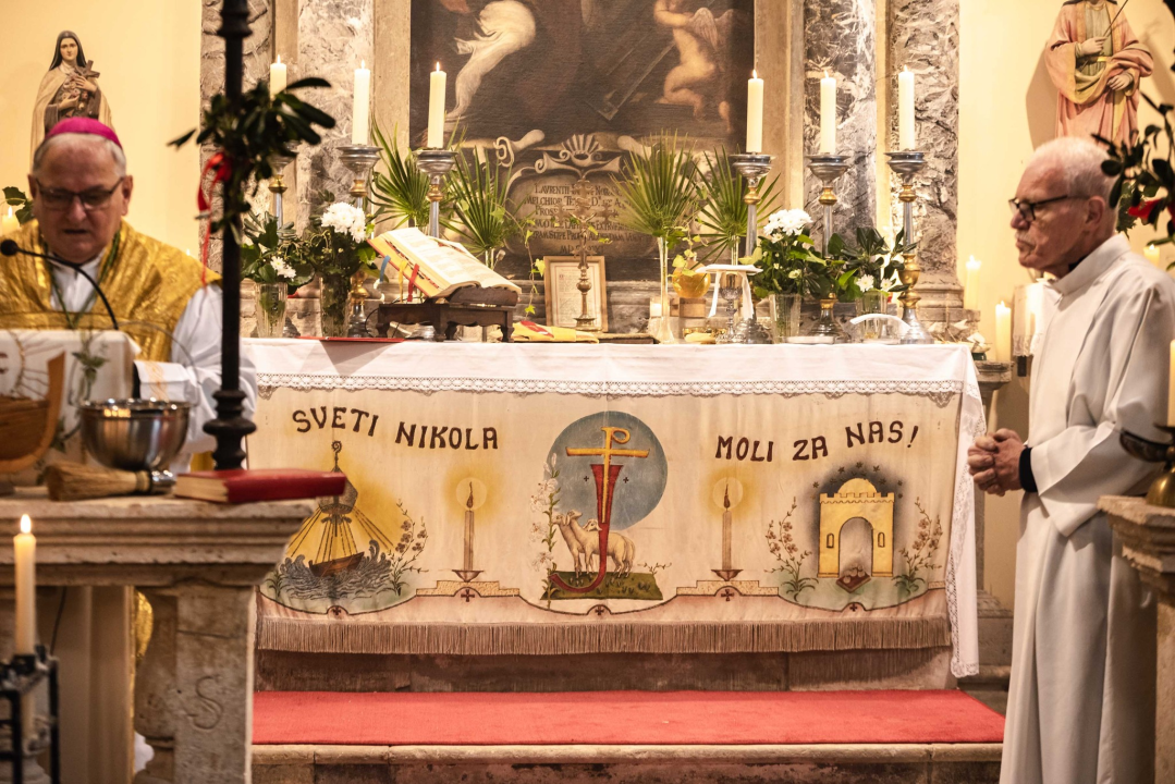 Blagdan sv. Nikole biskupa tradicionalno se slavi u svečevoj crkvi u Šibeniku