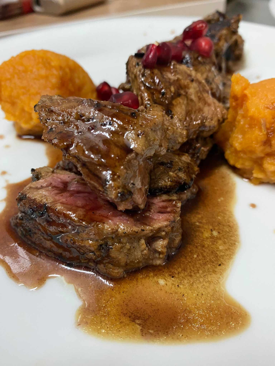 Ugodan ambijent i vrhunska spiza čekaju vas u Restoranu i pizzeriji Villa Roza!