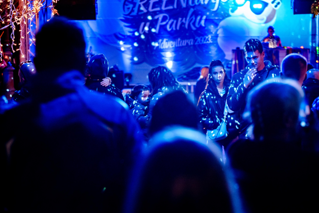 Utorak u parku bio je rezerviran za Studio 54, večeras trash party