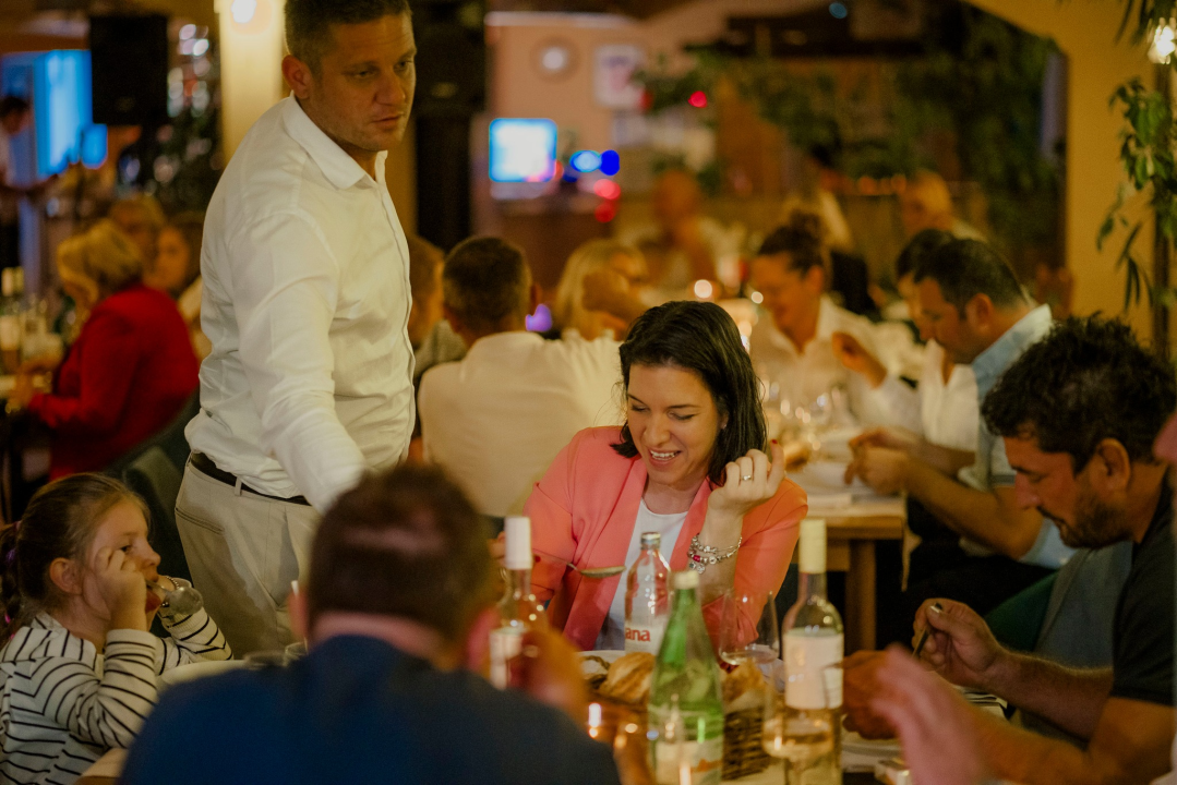 Ugodan ambijent i vrhunska spiza čekaju vas u Restoranu i pizzeriji Villa Roza!